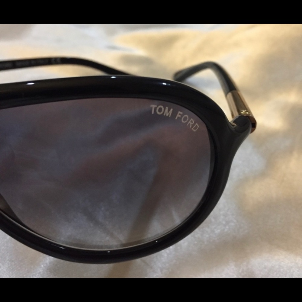 Authentic Tom Ford Sunglasses with case !